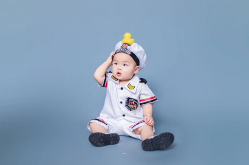 黄石宝宝老摇头怎么回事 黄石宝宝老摇头怎么回事